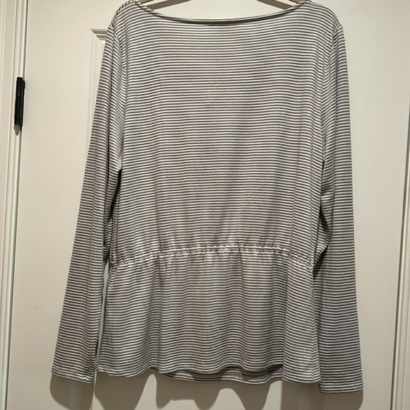 WHITE HOUSE BLACK MARKET Size XL Top - Picture 4 of 11